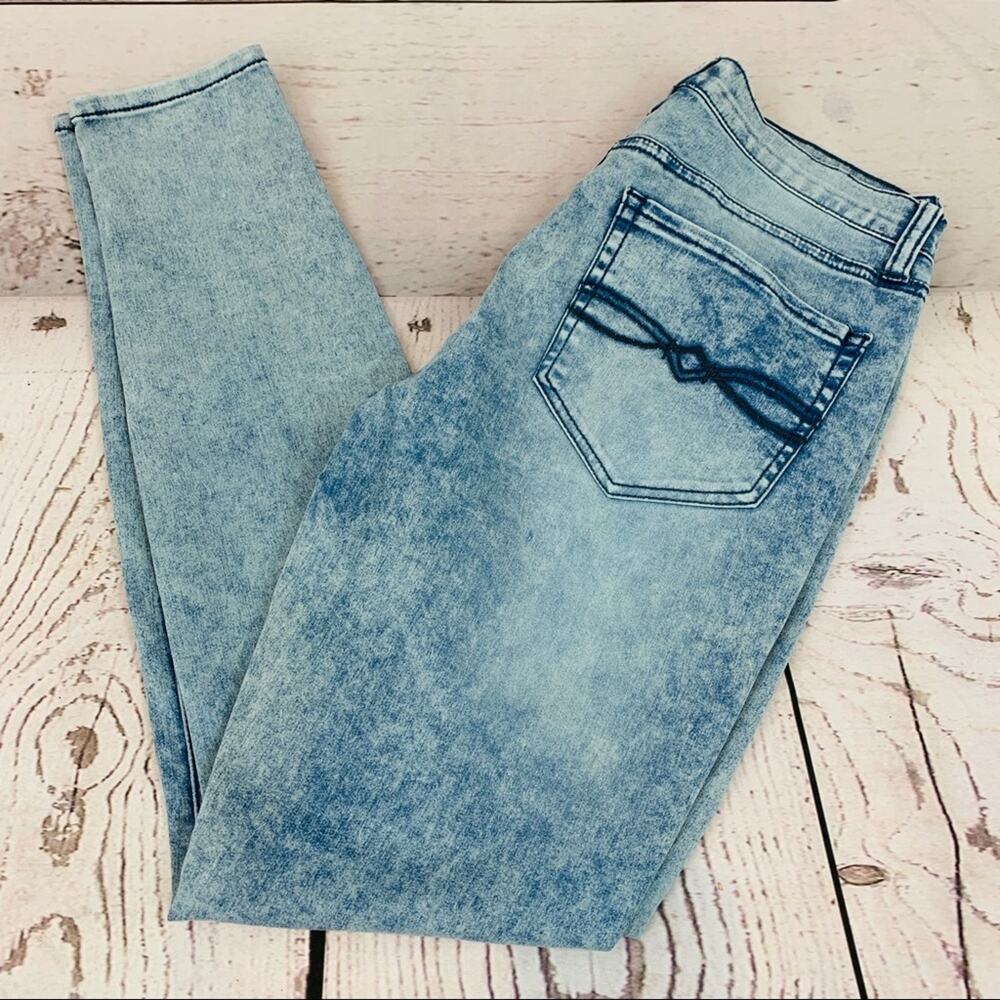 Mudd skinny jeans acid washed stretchy